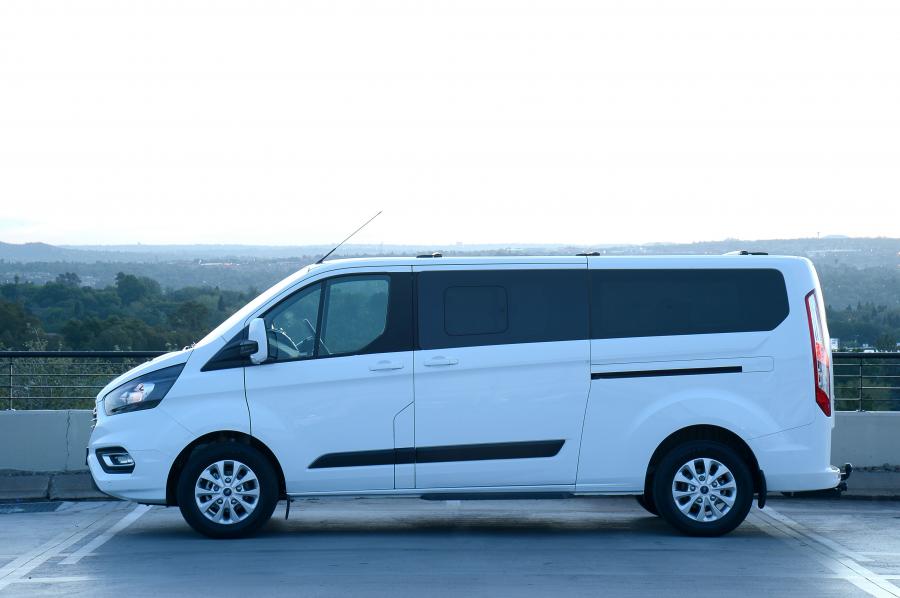  Ford Tourneo Custom LWB 2018 года  (ZA) (фото 8 из 22)